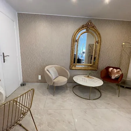 아파트 Les Miroirs D Alsace *